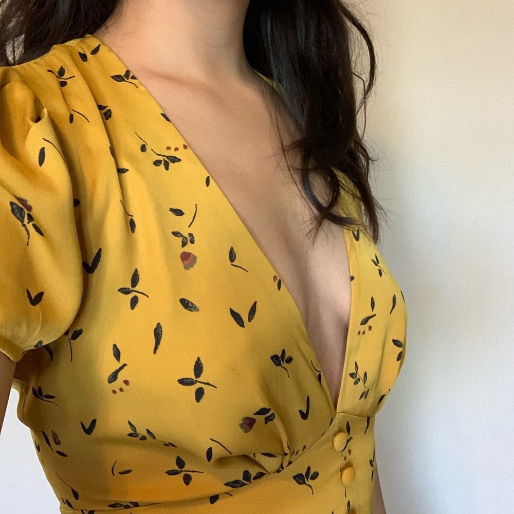 Urban Outfitters XS V-Neck Mustard Floral Dress